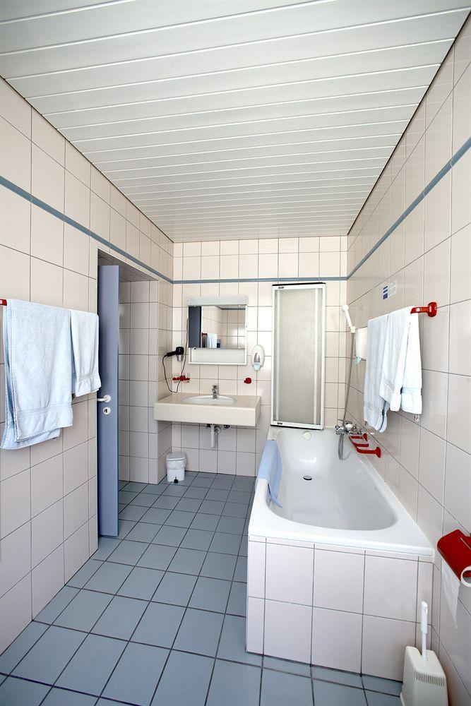Hotel Du Port - Free Parking - Breakfast Included Estavayer-le-lac Exterior foto