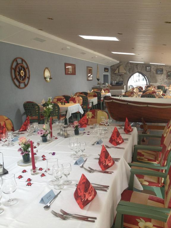 Hotel Du Port - Free Parking - Breakfast Included Estavayer-le-lac Exterior foto