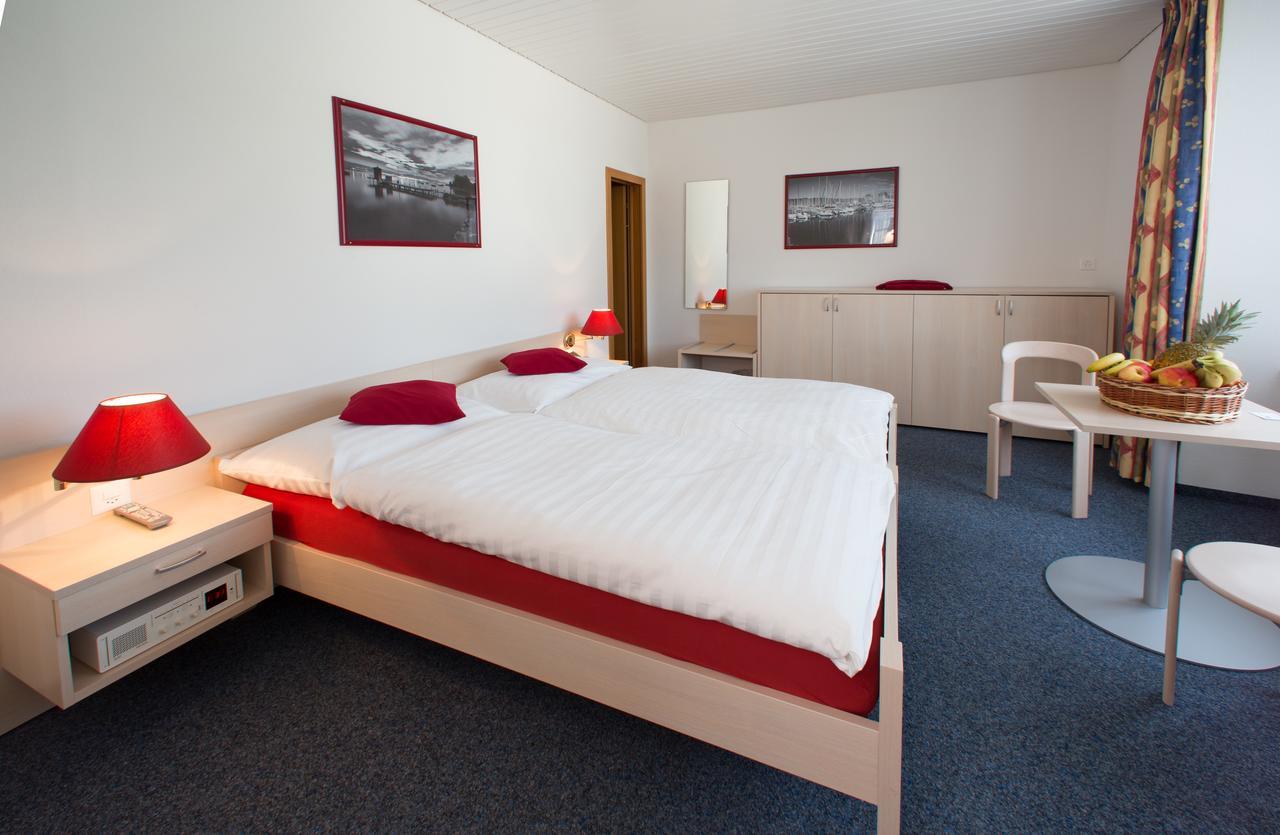 Hotel Du Port - Free Parking - Breakfast Included Estavayer-le-lac Exterior foto