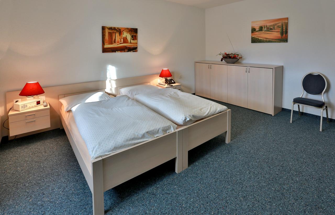 Hotel Du Port - Free Parking - Breakfast Included Estavayer-le-lac Exterior foto
