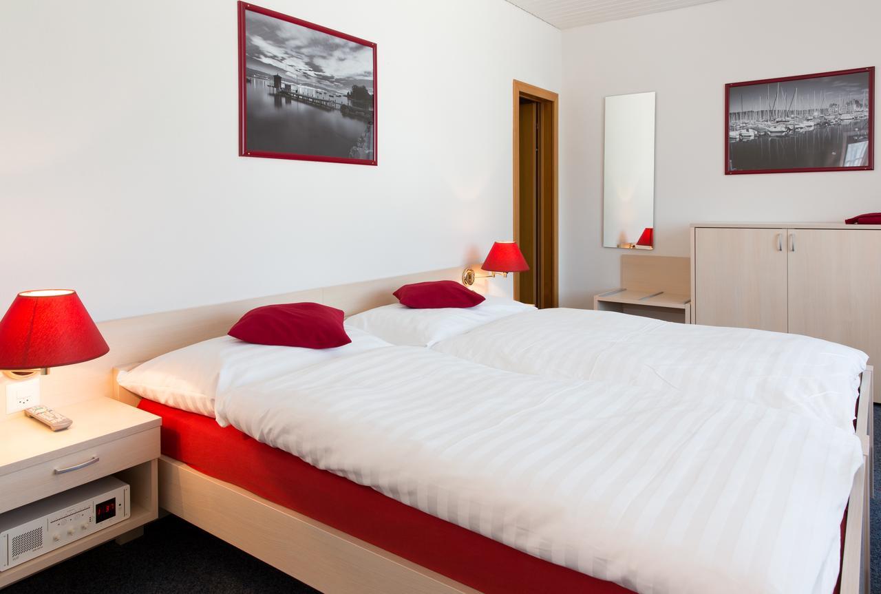 Hotel Du Port - Free Parking - Breakfast Included Estavayer-le-lac Exterior foto